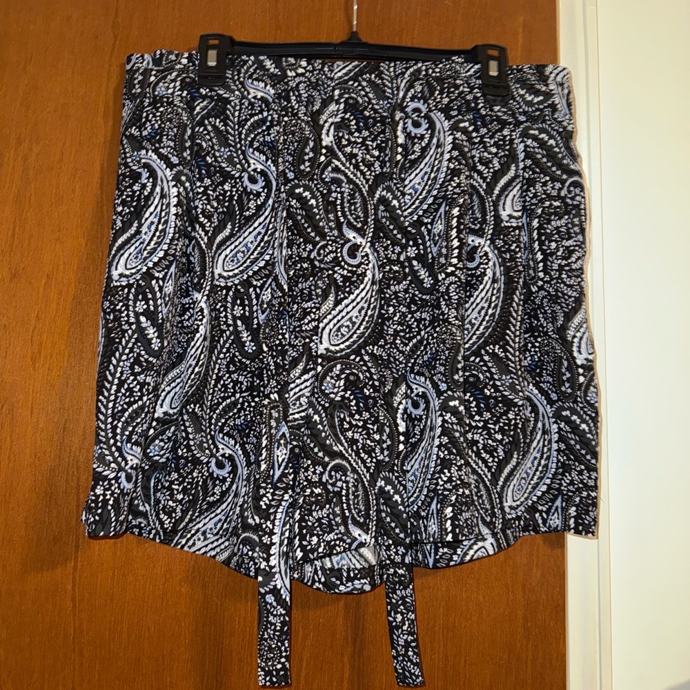 🐠 DR2 Black and White Paisley Skirt